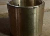 Części zamienne do podnośników typu żuraw (353 szt.) - pakiet zawierający 55 poz. asort. (wg oddzielnego wykazu), w tym m.in.: cylinder hydrauliczny ZSH-6 212-108-00 - 6 szt.. koło zębate napędzające                             OH-250-1012 - 4 szt.. koła linowe (różne rodzaje) - 48 szt.. panewka łożyska 2B 210-519-11 - 27 szt.. hamulec 17-231-41-00 - 3 szt. itp. 