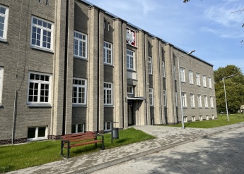 Internat_Warszawa_ul._Waldorffa_37_foto_1.jpg 