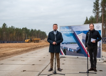 Powidz_07112022_MON_AMB_USA.jpg 