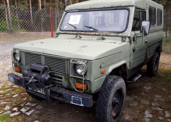 Samochod_ciezarowo-osobowy_wysokiej_mobilnosci_HONKER_2324.jpg 