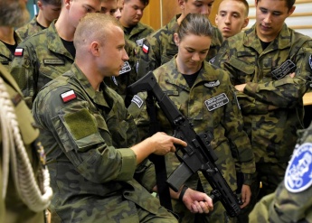 Zespol_Szkol_i_Placowek_Oswiatowych_Skala_fot._OR_AMW_w_Krakowie.jpg 