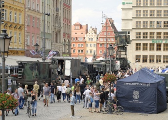 20._swieto_Wojska_Polskiego_we_Wroclawiu_fot._Andrzej_luc.JPG 