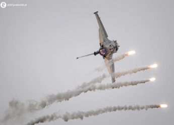 AMW oficjalnym patronem F-16 Tiger Demo Team - zdjęcie 6 