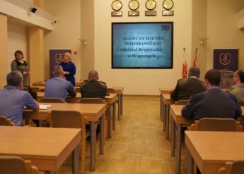 Spotkania przedstawicieli Oddziału Regionalnego w Warszawie Agencji Mienia Wojskowego z żołnierzami w Sztabie Generalnym 21.04.2016 r. - zdjęcie 1 