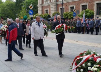 Przedstawiciele AMW na obchodach Dnia Flagi  RP oraz Święta Konstytucji 3 Maja - zdjęcie 5 
