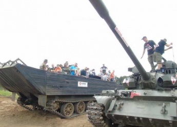 Historia na wyciągnięcie ręki – VI Piknik Militarny „Misja Wschód” z udziałem AMW - zdjęcie 6 
