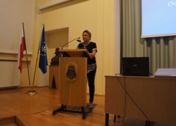 Spotkanie z absolwentami Akademii Marynarki Wojennej w Gdyni - zdjęcie 1 