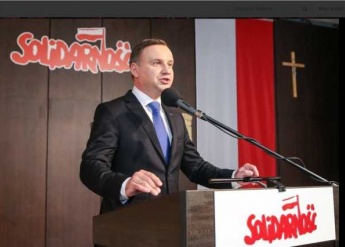 Przedstawiciele Oddziału Regionalnego AMW w Gdyni na obchodach 36 rocznicy Porozumień Sierpniowych. - zdjęcie 4 