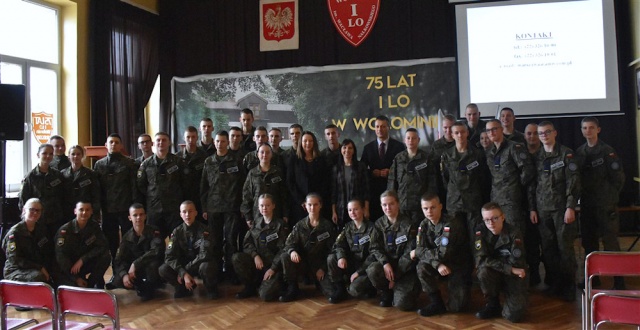 I_Liceum_Ogolnoksztalcace_PUL_Wolomin_fot._OR_AMW_w_Warszawie.jpg 