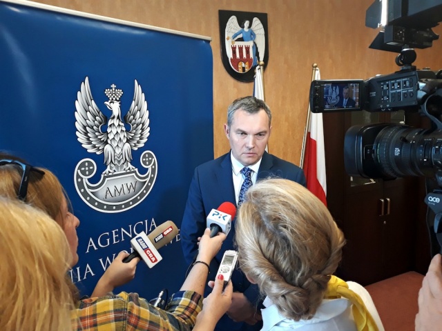 Podpisanieaktunotarialnego_Torun_4lipca_2018roku_2.jpg 