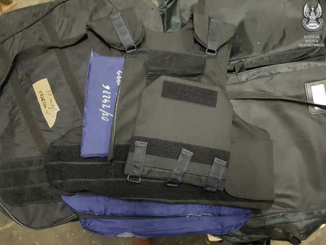 over-the-uniform-bulletproof-vest-L_XL_XXL.jpg 