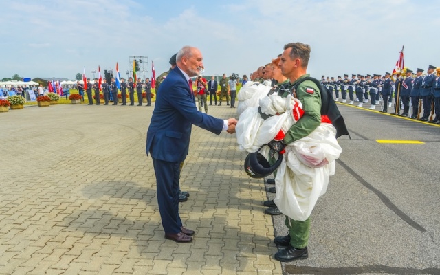 AIR_SHOW_15_fot._Michal_Rozbicki.jpg 