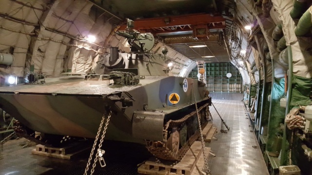 Pod_koniec_2016_roku_w_stolicy_Jordanii_odbylo_sie_uroczyste_przekazanie_wyremontowanego_czolgu_plywajacego_PT-76_ktory_wzbogaci_zbiory_Royal_Tank_Museum_w_Ammanie_fot._Katarzyna_Malinowska.jpg 