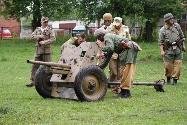 VI Zlot Grup Rekonstrukcyjnych i Historycznych Pojazdów Wojskowych „Strefa Militarna” 