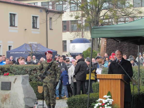 AMW na obchodach 75 rocznicy pierwszego zrzutu 