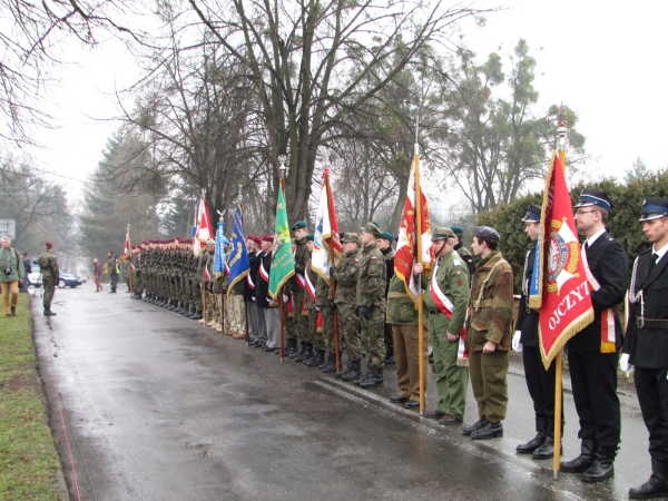 AMW na obchodach 75 rocznicy pierwszego zrzutu 
