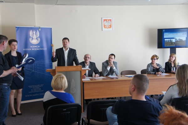 Przetarg na sprzedaż mienia powojskowego - zdjęcie 1 