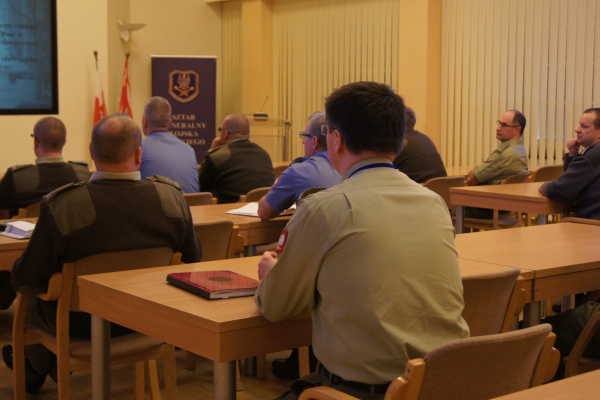 Spotkania przedstawicieli Oddziału Regionalnego w Warszawie Agencji Mienia Wojskowego z żołnierzami w Sztabie Generalnym 21.04.2016 r. - zdjęcie 2 