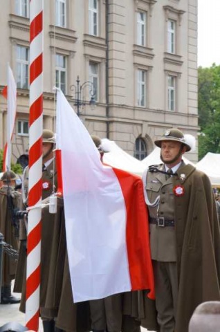Przedstawiciele AMW na obchodach Dnia Flagi  RP oraz Święta Konstytucji 3 Maja - zdjęcie 3 