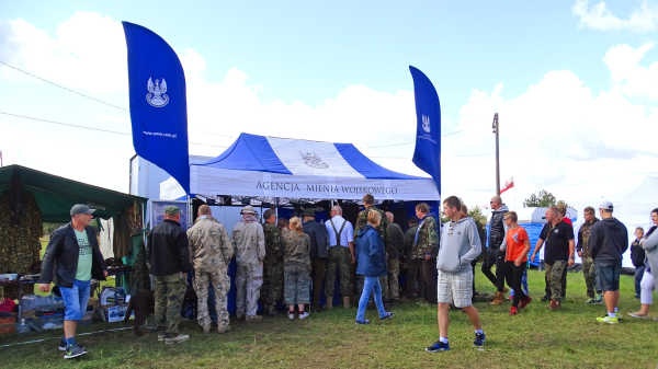 AMW podczas obchodów święta Wojska Polskiego | fot. OR AMW Szczecin 