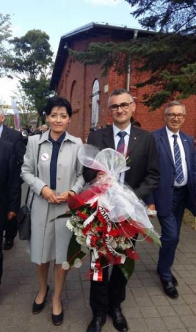 Przedstawiciele Oddziału Regionalnego AMW w Gdyni na obchodach 36 rocznicy Porozumień Sierpniowych. - zdjęcie 2 