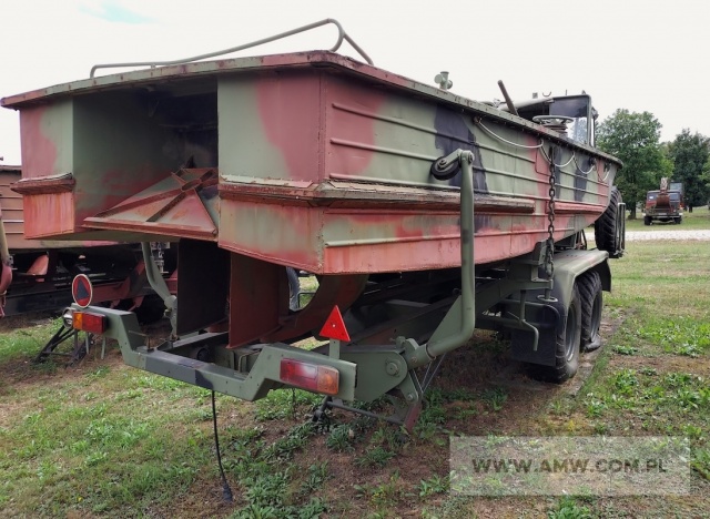 Kuter holowniczy KH-200 na przyczepie 2-os. PKH-200 (ład. 4,2 t) 