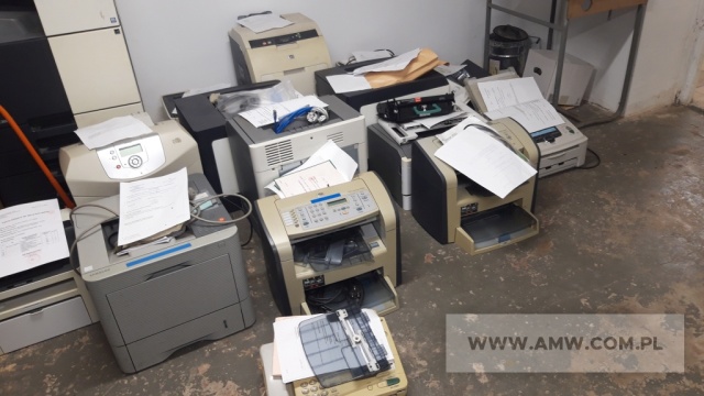 Sprzęt elektroniczny - pakiet zawierający 100 poz. asort. (wg oddzielnego wykazu), w tym m.in.: zasilacze UPS, notebooki oraz komputery (bez dysków twardych), drukarki itp. 