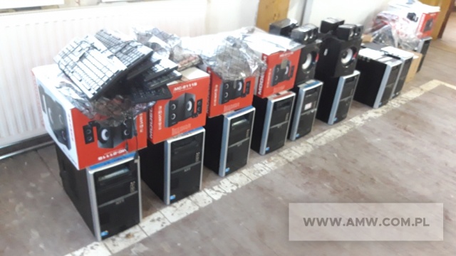 Sprzęt elektroniczny - pakiet zawierający 367 poz. asort. (wg oddzielnego wykazu), w tym m.in.: kamery komputerowe, komputery (bez dysków twardych), monitory, zasilacze UPS, drukarki itp. 
