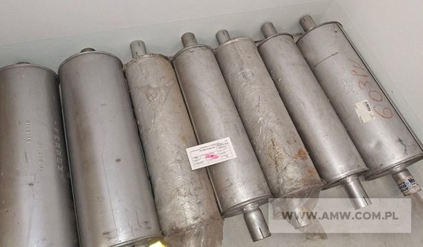 Techniczne środki materiałowe do samochodów: LUBLIN i STAR - pakiet zawierający 11 poz. asort. (wg oddzielnego wykazu), w tym m.in.: nakładka ażurowa przednia, lampy kierunkowskazów, klosz lampy tylnej, tłumik wydechu itp. 