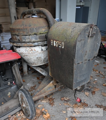 Betoniarka wolnospadowa elektryczna BWE 250 