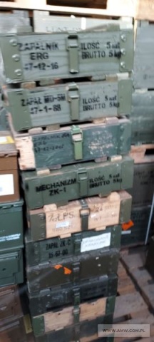 Skrzynie drewniane różne (794 szt.) - pakiet zawierający 34 poz. asort. (wg oddzielnego wykazu), w tym m.in.: skrzynie drewniane do trotylu, skrzynie do min itp. 
