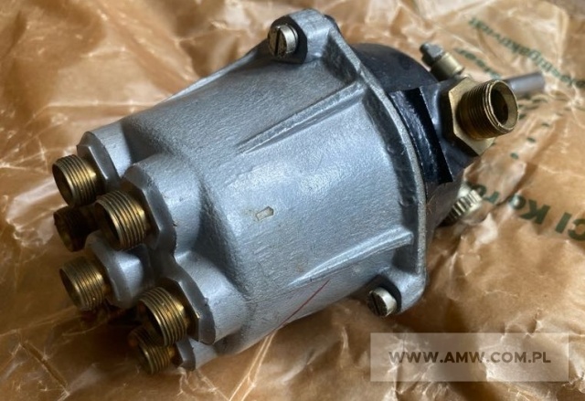 Części zamienne do samochodu STAR 660 - pakiet zawierający 7 poz. asort. (wg oddzielnego wykazu),                 w tym m.in.: pompa paliwowa /A660M1/ 032.00.00.1- 19 szt.. regulator RG-18BW 651.000.0 - 55 szt.. wałek zdawczy skrzyni biegów A25.22.02 - 8 szt.. zestaw naprawczy silnika 0000-8274 - 4 szt. itp. 
