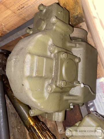 Części zamienne do samochodu STAR 660 - pakiet zawierający 10 poz. asort. (wg oddzielnego wykazu), w tym m.in.: mechanizm różnicowy 408.27.249 - 6 szt.. półoś z przegubami prawa A66.29.14X - 15 szt.. resor przedni A66.14.01X - 21 szt. itp. 