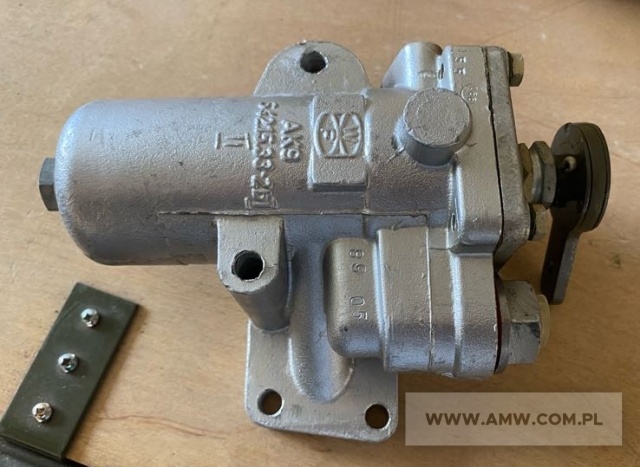 Części zamienne do samochodu STAR 660 - pakiet zawierający 12 poz. asort. (wg oddzielnego wykazu), w tym m.in.: cylinder hamulca A27-44-40X - 9 szt.. drzwi lewe N66-E3-07-00 - 3 szt... filtr oleju bocznikowy KPL G-153.00.00 - 93 szt.. głowica 4421-9-004-1 - 279 szt. itp. 