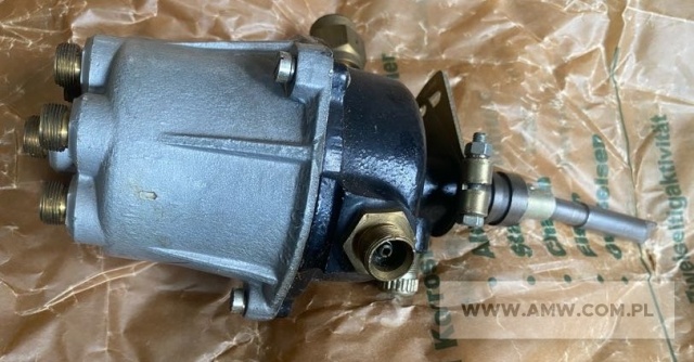 Części zamienne do samochodu STAR 660 - pakiet zawierający 7 poz. asort. (wg oddzielnego wykazu), w tym m.in.: regulator RG-18BW 651.000.00 - 54 szt.. rozdzielacz zapłonu ekranowany 3321.7.000.2                - 21 szt.. zestaw panewek 0,25 S47-13-02N025 - 48 kpl. itp. 