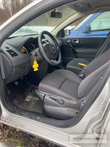 Samochód osobowy RENAULT MEGANE SEDAN 1,6 