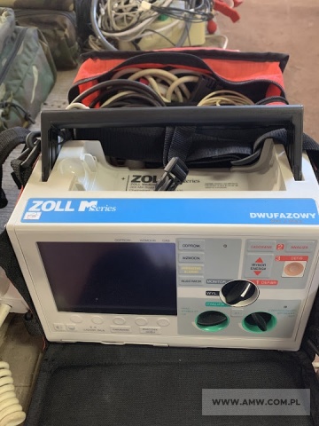 Defibrylator przenośny typ ZOOL -1400 (nr. fabr. D98F14661) 