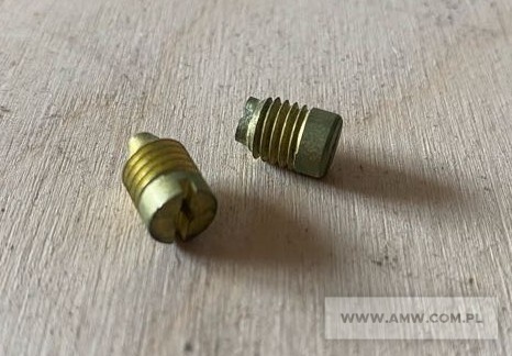 Części zamienne do samochodu STAR 660 - pakiet zawierający 32 poz. asort. (wg oddzielnego wykazu), w tym m.in.: tłok 601-03-123-04-2 - 21 szt.. wałek napędowy A25-22-16 - 6 szt.. wałek zdawczy skrzyni biegów A25.22.02 - 7 szt.. zestaw naprawczy silnika 0000-8274 - 4 szt. itp. 