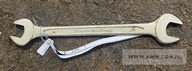 Narzędzia i materiały warsztatowe - pakiet zawierający 39 poz. asort. (wg oddzielnego wykazu), w tym m.in.: papier ścierny NSHA - 6 szt.. przebijak blacharski okrągły - 10 szt.. wybijak specjalny 440-690-000 - 6 szt.. wycinak do otworów okrągłych - 31 szt. itp. 