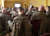 Spotkanie z przedstawicielami Oddziału Regionalnego Agencji Mienia Wojskowego w Warszawie z żołnierzami 9 Brygady Wsparcia Dowodzenia Dowództwa Generalnego RSZ w Białobrzegach w dniu 23.03.2016r. - zdjęcie 6 