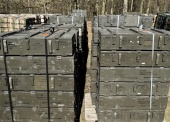 Skrzynie drewniane (łącznie 3 824 szt.) - pakiet zawierający 7 poz. asort., w tym: do nabojów ćwiczebnych 120x570 1 200x220x260 mm - 440 szt., do granatów ręcznych 490x410x190 mm - 696 szt., do nabojów moździerzowych 98 985x230 mm - 350 szt., do nabojów moździerzowych 120 965x385x250 mm - 550 szt., do nabojów 57 S-60 640x590x210 mm - 194 szt., do amunicji strzeleckiej - 800 szt., do nabojów PG-7 880x450x265 mm - 794 szt. 