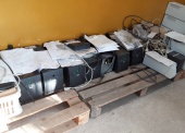 Sprzęt elektroniczny - pakiet zawierający 367 poz. asort. (wg oddzielnego wykazu), w tym m.in.: kamery komputerowe, komputery (bez dysków twardych), monitory, zasilacze UPS, drukarki itp. 