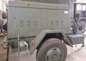 Zespół spalinowo-elektryczny PAD-16-3/400/P1, (16 kW, 3x400 V, 50 Hz) na p-pie 1 os.  