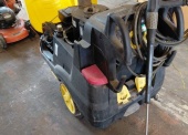 Sprzęt warsztatowy - pakiet zawierający 2 poz. asort., w tym: myjka wysokociśnieniowa KARCHER HDS 8/17-4M, lutownica cęgowa elektryczna do rur REMS CONTACT 2000 