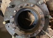 Części zamienne do samochodu STAR 660 - pakiet zawierający 15 poz. asort. (wg oddzielnego wykazu), w tym m.in.: mechanizm różnicowy 408.27.249 - 5 szt.. osłona koła zamachowego S47.11.12X - 29 szt.. piasta koła A66-27-100X - 24 szt.. półoś mostu tylnego lewa 408.27.040.3 - 12 szt. itp. 