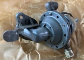 Części zamienne do samochodu STAR 660 - pakiet zawierający 7 poz. asort. (wg oddzielnego wykazu),                 w tym m.in.: pompa paliwowa /A660M1/ 032.00.00.1- 19 szt.. regulator RG-18BW 651.000.0 - 55 szt.. wałek zdawczy skrzyni biegów A25.22.02 - 8 szt.. zestaw naprawczy silnika 0000-8274 - 4 szt. itp. 